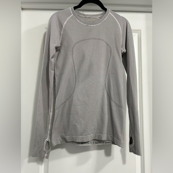 Lululemon Swiftly Tech Long Sleeve 2.0-Callouts Noted In Description - Picture 1 of 3